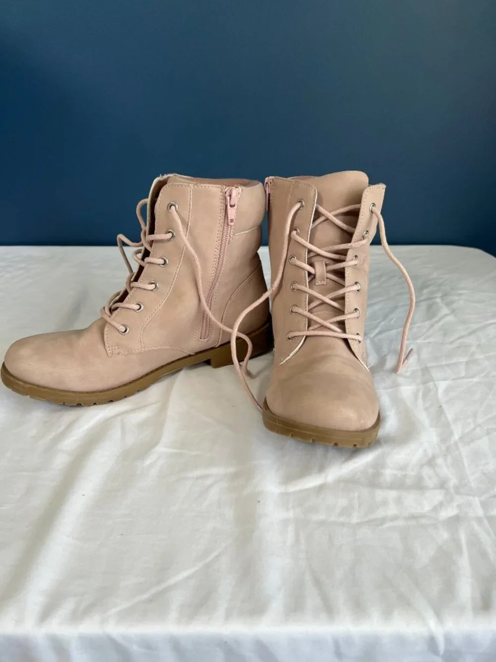Adult/Child Place Side Zipper and Laced Up Boots Size 5- Pink
